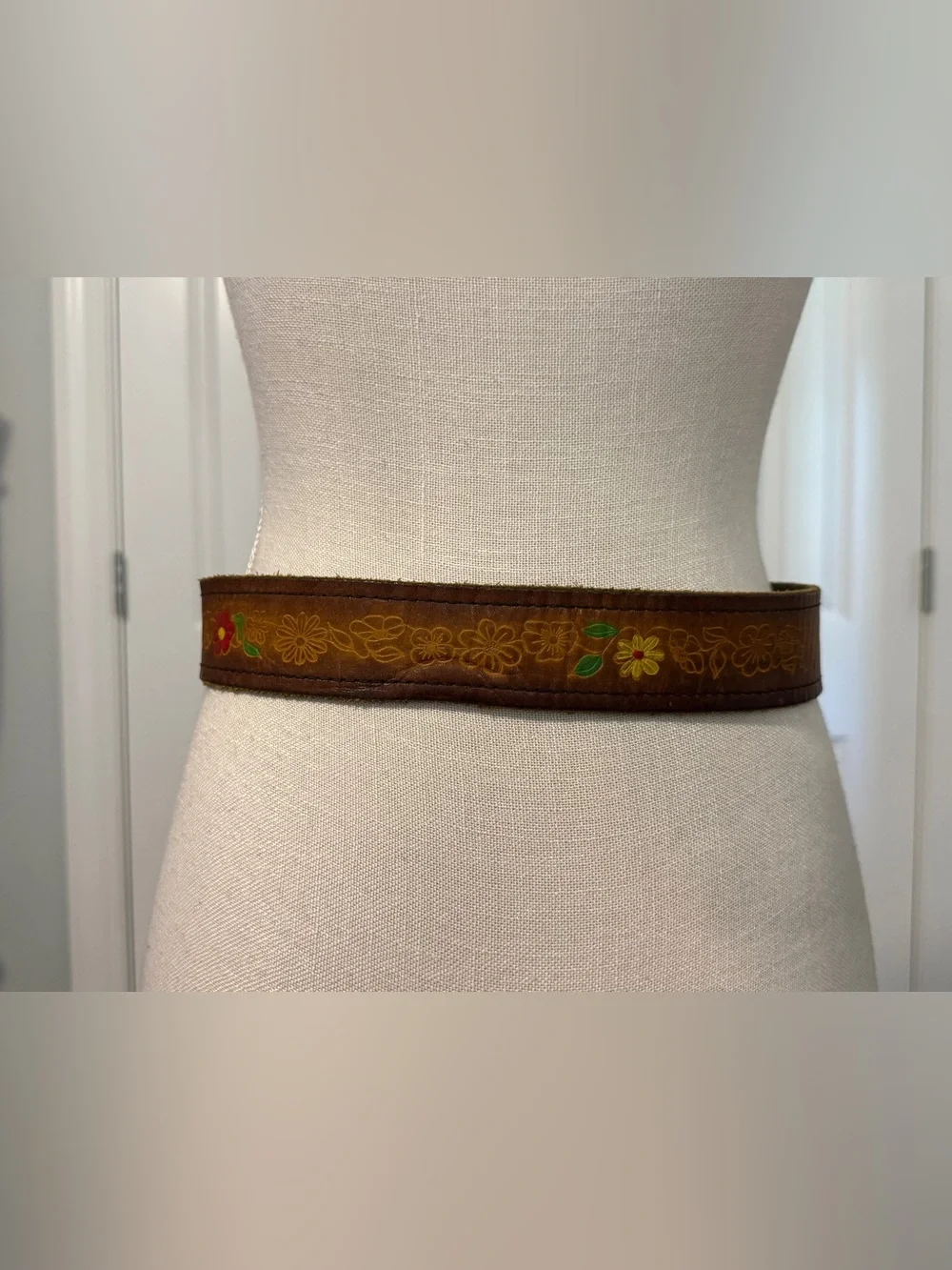 Vintage 70s Hand Tooled Leather Belt Painted Floral Flowers Boho Hippie Brown
